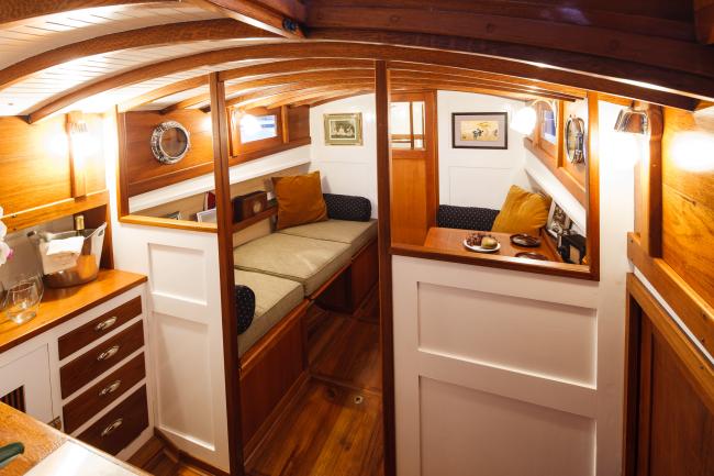 1929 Stephens Cruiser, insdie cabin lights on