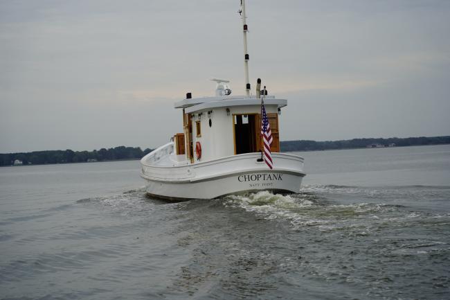 1938 65' Chesapeake Bay Buyboat "Choptank", underway stern and port side view
