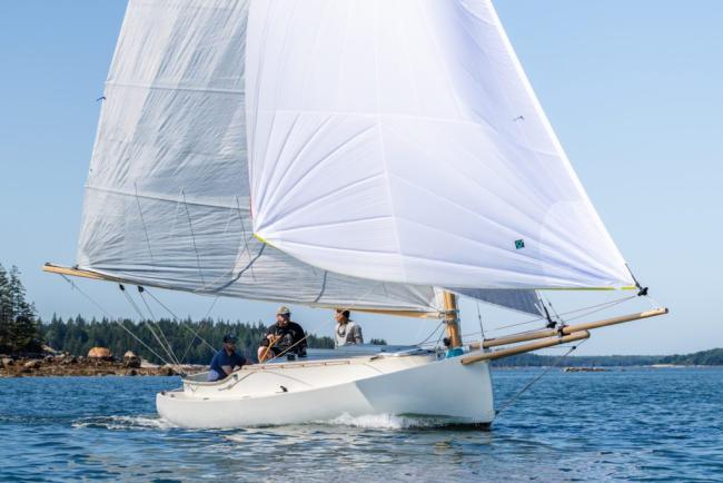 AREY'S XFC 22' CAT, undersail