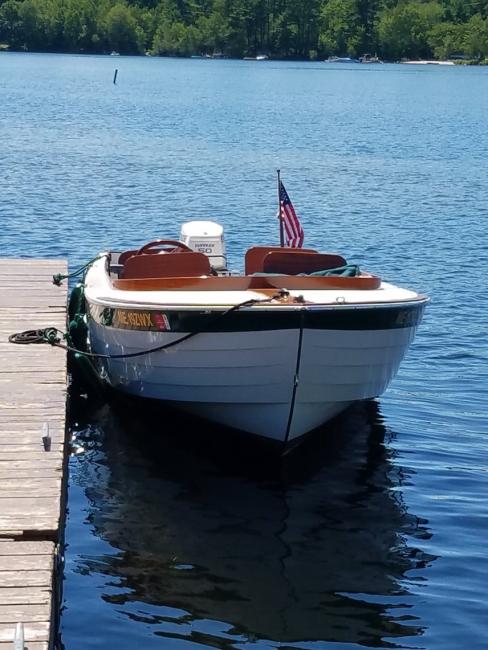 LS 17' Runabout, docked starboard side, view from bow
