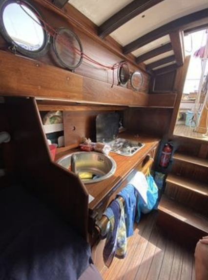 TAHITI KETCH 1978, view inside